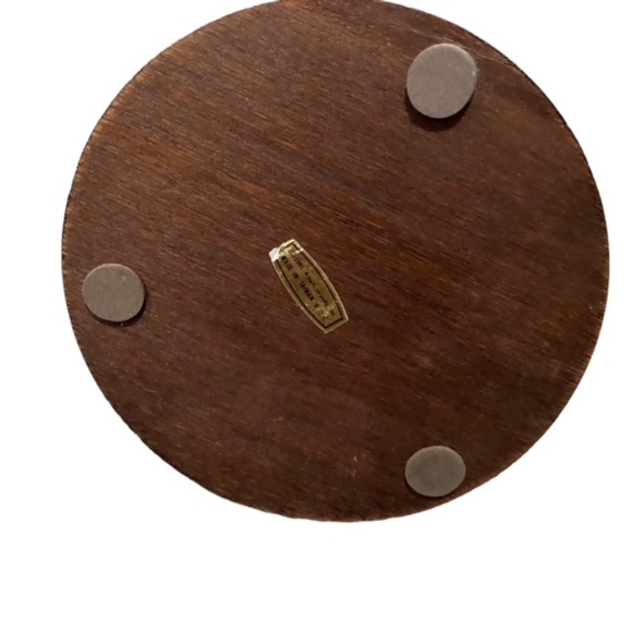 Vintage 1984 Pucci Arnart Porcelain Victorian Lady with Umbrella Figurine - Picture 8 of 9